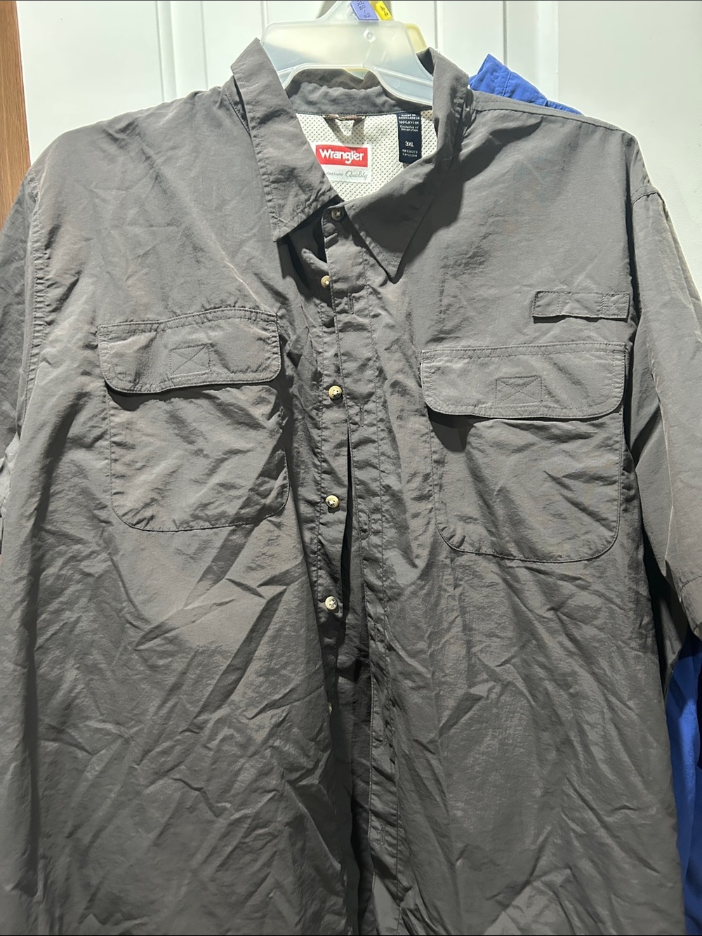 Wrangler Men's Charcoal gray Button-Front Utility Shirt